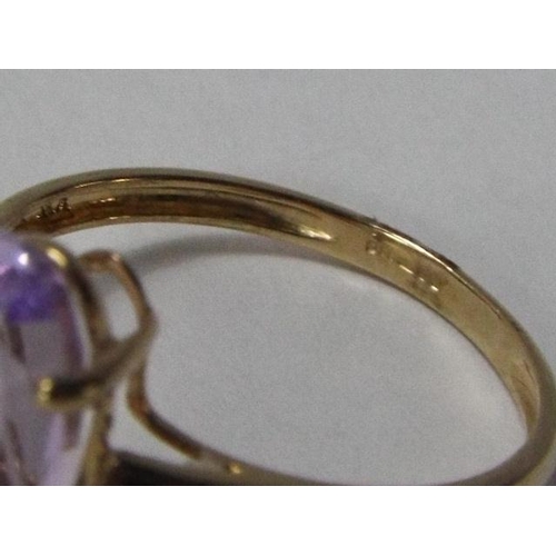 120 - 9ct yellow gold large amethyst solitaire ring. Size S. Weight 2.68g