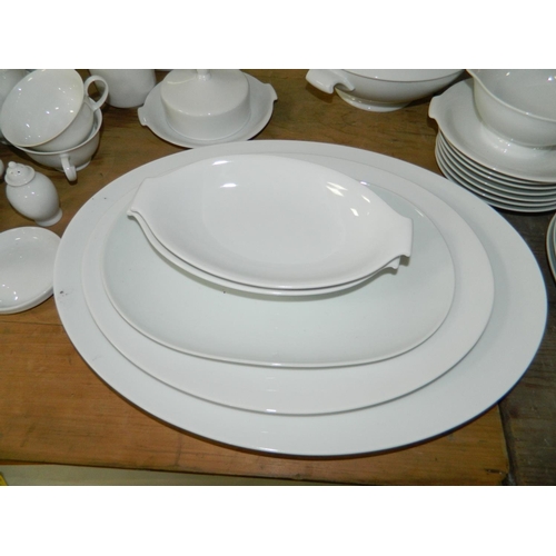 17 - Rosenthal 'Classic Rose' comprehensive (approx 101 piece approx) dinner service