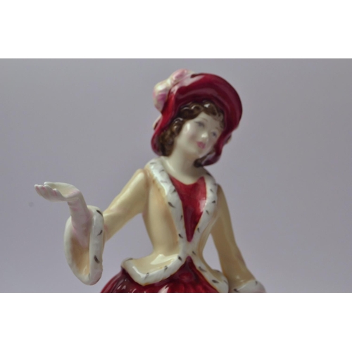 1007 - Royal Doulton 'Christmas Day 1999' HN4214 figurine approx 22cm high with certificate.
Condition: In ... 