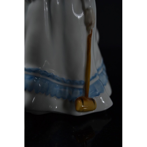 1027 - Royal Doulton 'Summertime' HN3137 year 1987 figure approx 20cm high. Exclusive to collectors club. M... 