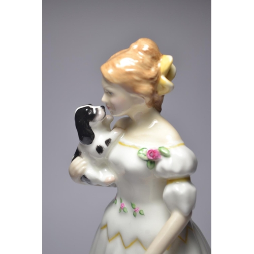 1060 - Royal Doulton 'Take me home' HN3662 1994 figurine approx 21cm tall
Condition: In good order, no visi... 