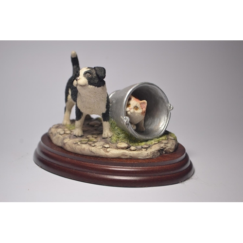 1064 - Border Fine Arts 'Hide and Seek' RR08 1995 model approx 10cm tall signed Anne Wall
Condition: In goo... 