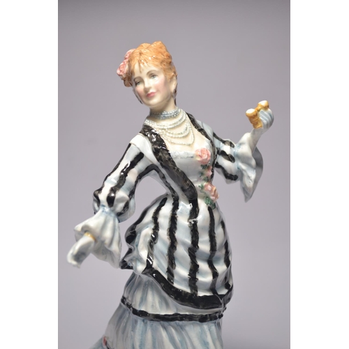 1080 - Royal Doulton 'La Loge' HN3472 limited edition (393/7500 with certificate) 1992 figurine
Condition: ... 