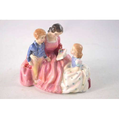 1116 - Royal Doulton 'The Bedtime Story' HN2059 1949 figurine approx 13cm 
Condition: In good order, no vis... 