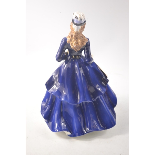 1132 - Coalport 'Kate' CW615 limited edition (421/7500) figurine approx 24cm tall
Condition: In good order,... 