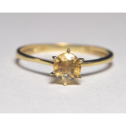 122 - 9ct gold citrine set ring stamped 375. Gross weight: 0.9g