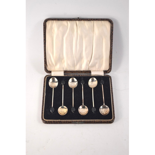 154A - Set of Birmingham silver spoons with coffee bean finials hallmarked on the stem, with original prese... 