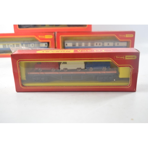 249 - Five Hornby boxed carriage to include R18 'BR FLAT WAGON B913011 & J&P CABLE DRUM LOAD', R563 'BOGIE... 