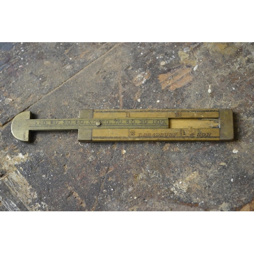 251 - RARE Vintage 'Bullnose' plane and a miniature role/measure.