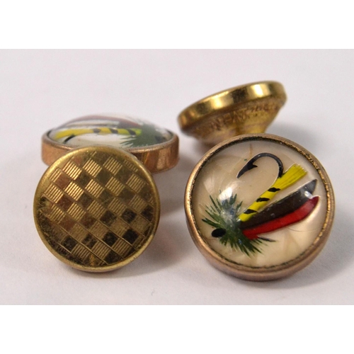 15 - RARE 'FOR THE ANGLER AT HEART' A pair of vintage cufflinks and a matching tie-pin depicting fly-ties... 