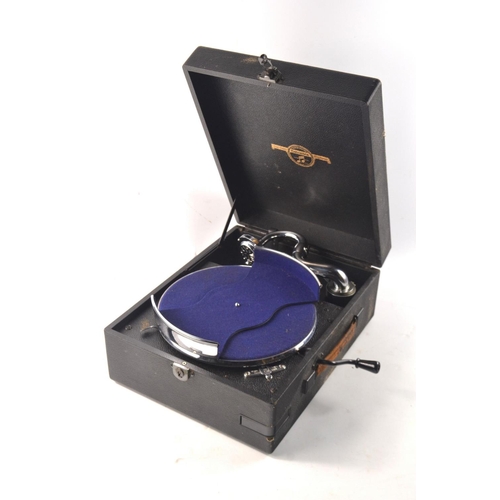 408 - Vintage COLUMBIA portable gramophone in good condition