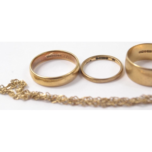 8 - Selection of 9ct gold wedding bands and a yellow metal bracelet. Thickest band size R, middle thickn... 