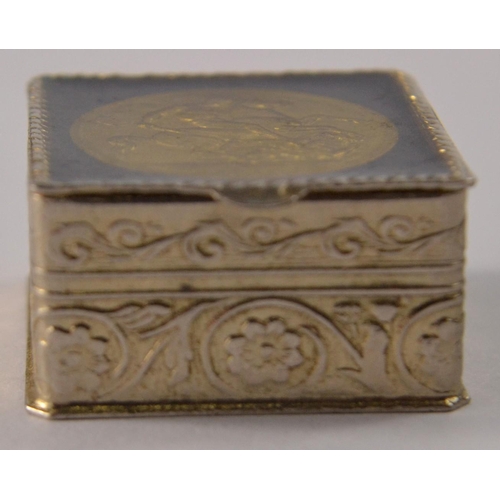 90 - 1913 FULL GOLD SOVERIGN mounted in a white metal pill box,