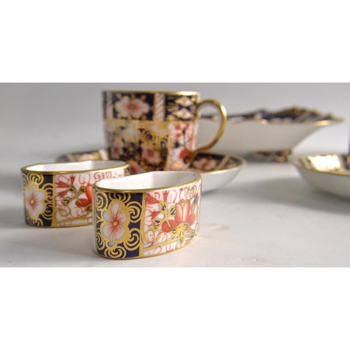 153 - Collection of various ceramics including Royal Crown Derby napkin rings, tea cups and saucers, bowls... 