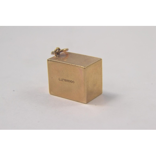 65 - 8 QUALITY 9ct gold charms to include a novelty one pound bank note, a set of 3 keys on a ring, A Noa... 