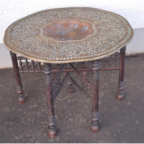 279 - Nice quality Indian antique heavy Benares Brass Tray (78cm diameter)Table / Coffee Table - first cla... 