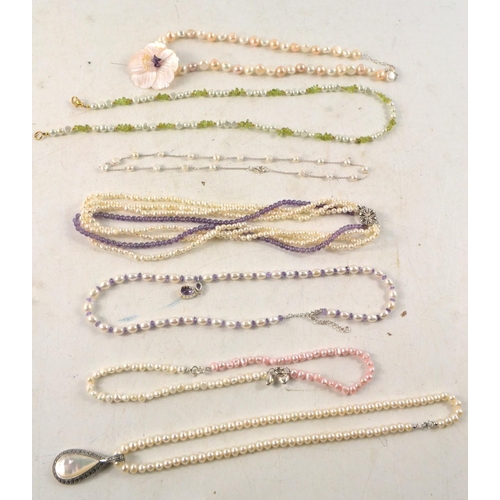 206 - Collection of seven good quality assorted design Pearl necklaces