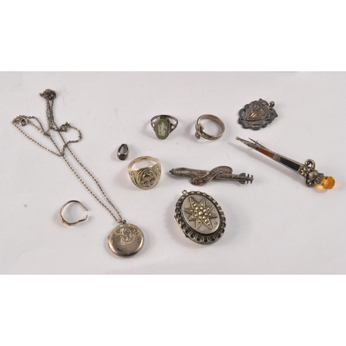 21 - Mixed silver items to include some interesting vintage curios 46.5g gross