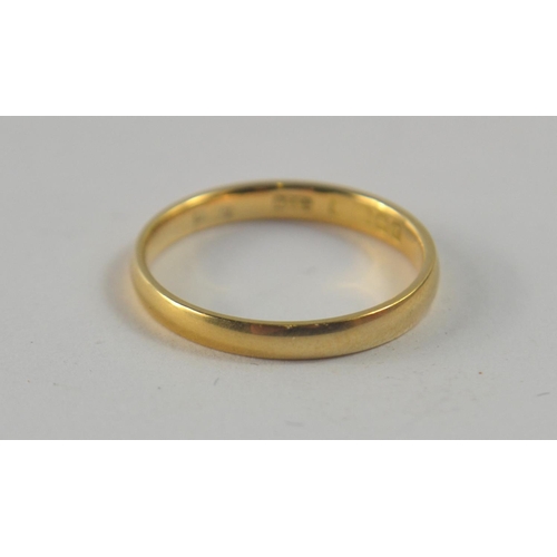 3 - Hallmarked anchor 18ct yellow gold wedding band size O weight 2.2g