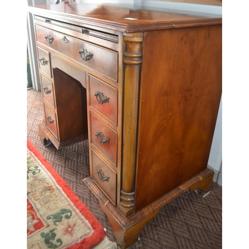 338 - Excellent quality Antique style walnut and Yew trim writing desk one over six drawers, with a pull o... 