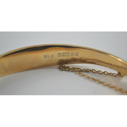 5 - 375 stamped and Hallmarked yellow gold snap-shut bracelet 10.2g