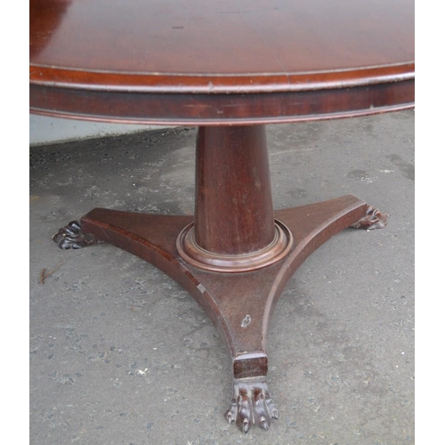 71 - Victorian mahogany large circular antique dining table