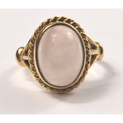 3 - Stunning vintage 375 yellow gold Birmingham stamped ladies with white moonstone? in oval shape ring ... 