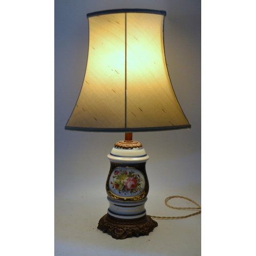 443 - Quality ceramic lamp on base with shade