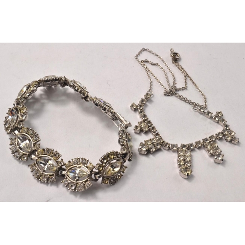 70 - Vintage quality 'bling' jewellery to include a bracelet and necklace