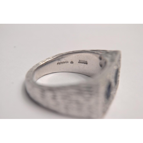 18 - Fabulous Modern 18ct white gold textured shank sapphire and diamond dress ring. Set with 2 oval cut ... 