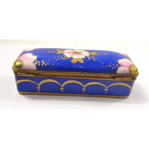 119 - LOVELY LIMOGUES ! A small rectangular vintage LIMOGUES snuff/pill box with gilt trim L 9cm x W 4cm