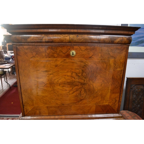 197 - Early 18th century escritoire made of very fine sections of quarter cut walnut veneer with cross ban... 