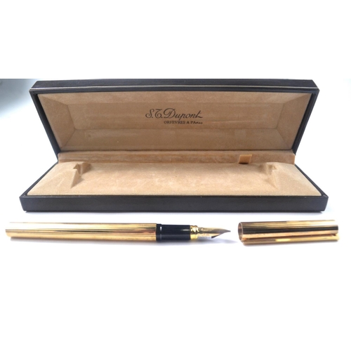 29 - SJ DUPONT a Paris stamped 18ct Gold nib fountain pen in original presentation case, in new condition