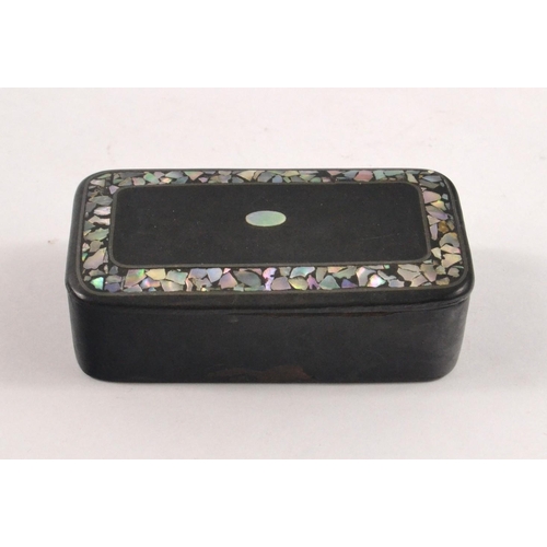 32 - Small Victorian ebonised and mother of pearl pill box - nice quality!