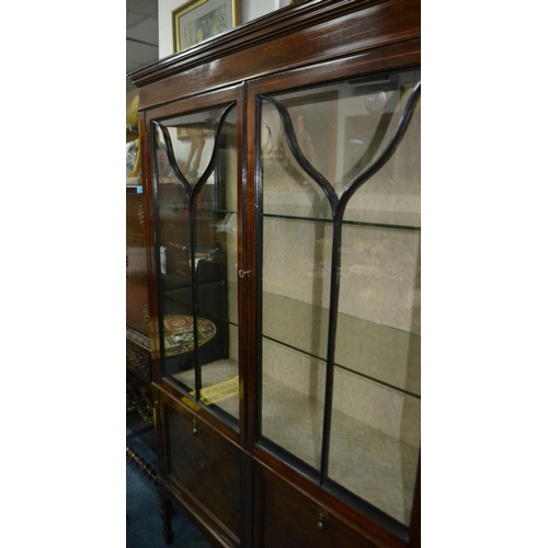 209 - A SUPER QUALITY c1930's vintage mahogany display cabinet with two glass shelves over two cupboards w... 