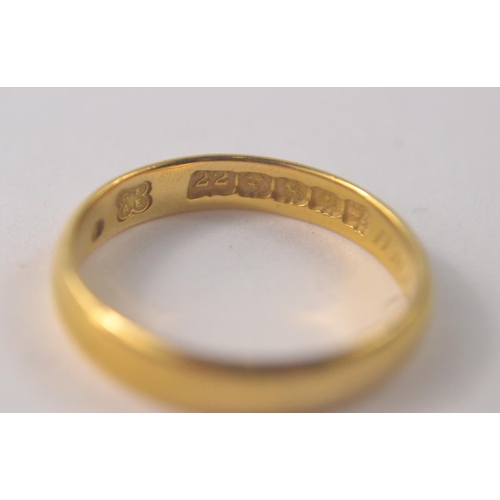 21 - Wedding Ring 22ct gold hallmark Glasgow 1922/23 gross weigh 3.2g [ size N/O ]