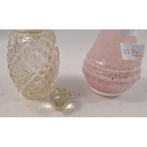 164 - A CAITHNESS GLASS inspired Quality heavy bottomed Scottish made rose vase with a pinkish/whitish col... 