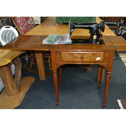 35A - SINGER sewing machine in-built with work table