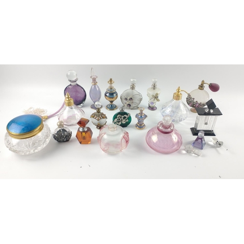 218B - A collection of fine vintage Continental perfume bottles and atomisers#263