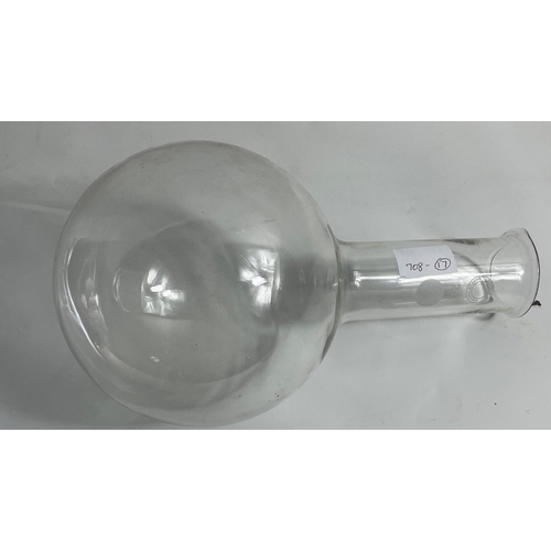 202A - Vintage CHEMISTRY glassware appartus to include a 2l. bulbous flask.#244