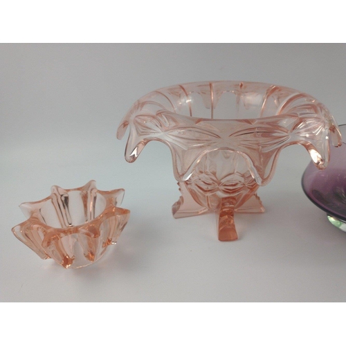 217 - Vintage coloured glassware to include a peach-coloured pressed glass vase with insert - unusual and ... 