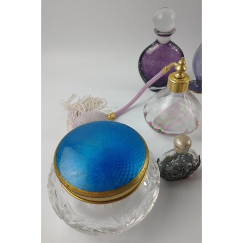 218B - A collection of fine vintage Continental perfume bottles and atomisers#263