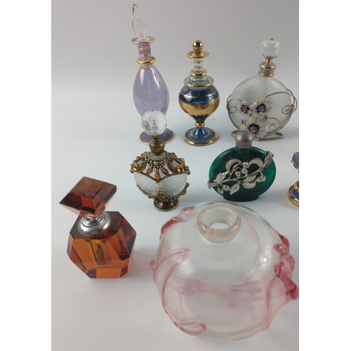 218B - A collection of fine vintage Continental perfume bottles and atomisers#263