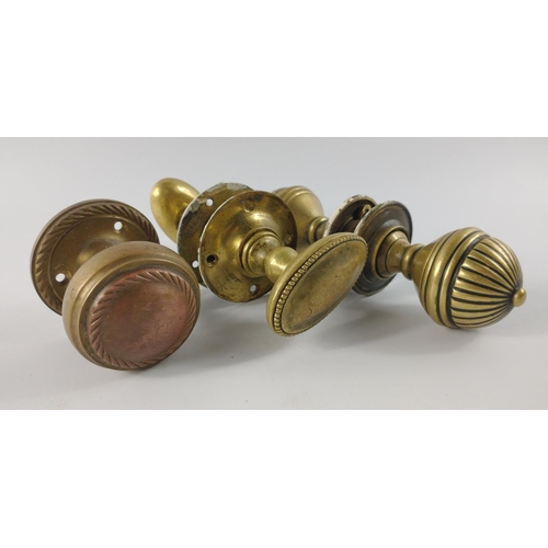 225 - VINTAGE DOOR KNOBS, 2 pairs of brass door knobs with 5