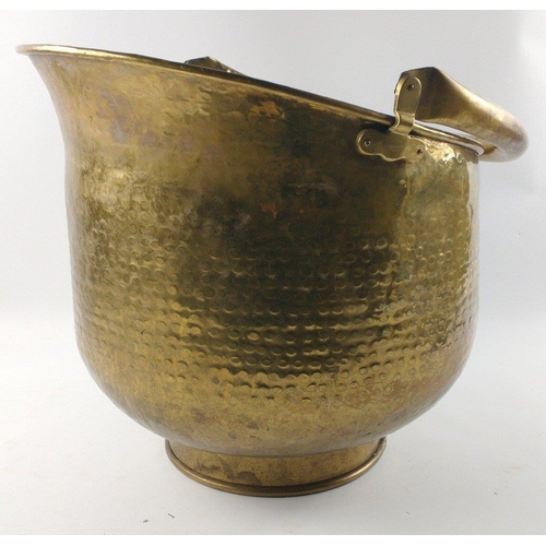 126 - A large VINTAGE brass coal/log  scuttle#138