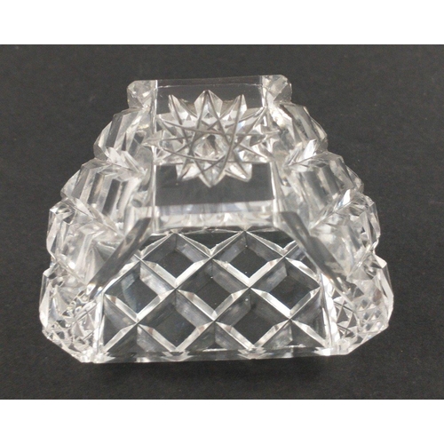 89 - Seven crystal napkin rings plus a crystal basket (approx 16cm wide)#100