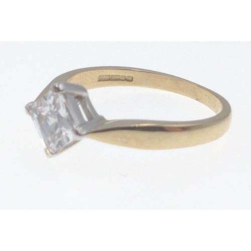 12 - 375 stamped & Hallmarked yellow gold square set ring with clear stone,  ring size Q weight gross 3.1... 