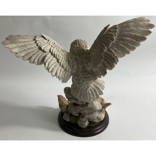 187 - TOP QUALITY! BROOKS & BENTLEY large owl  ornament  Mountain Sentinel' CA 822#213