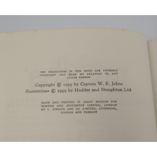 311 - First edition: BIGGLES COMBINED OPERATION by CAPT WE JOHNS Condition: Good. 1959. 158 pages. No dust... 