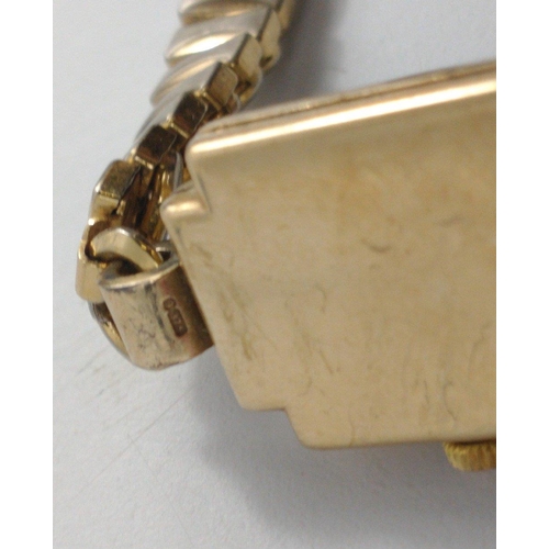 79 - A nice 375 stamped DENNISON c1930's LADIES COCKTAIL watch with a gold plated expanding bracelet gros... 